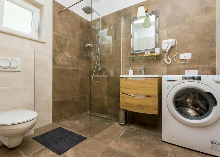 Adastra * Малинска