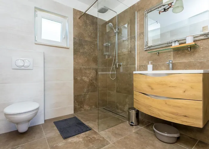 Adastra Вилла Малинска