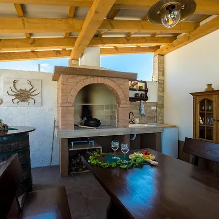 Adastra Villa