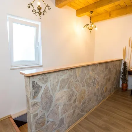 Villa Adastra