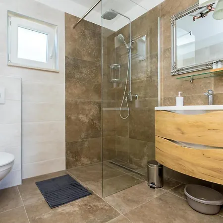 Adastra Villa Malinska