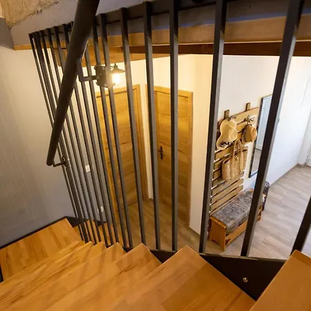 Adastra Villa *