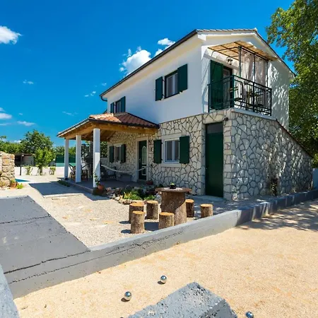 Villa Adastra